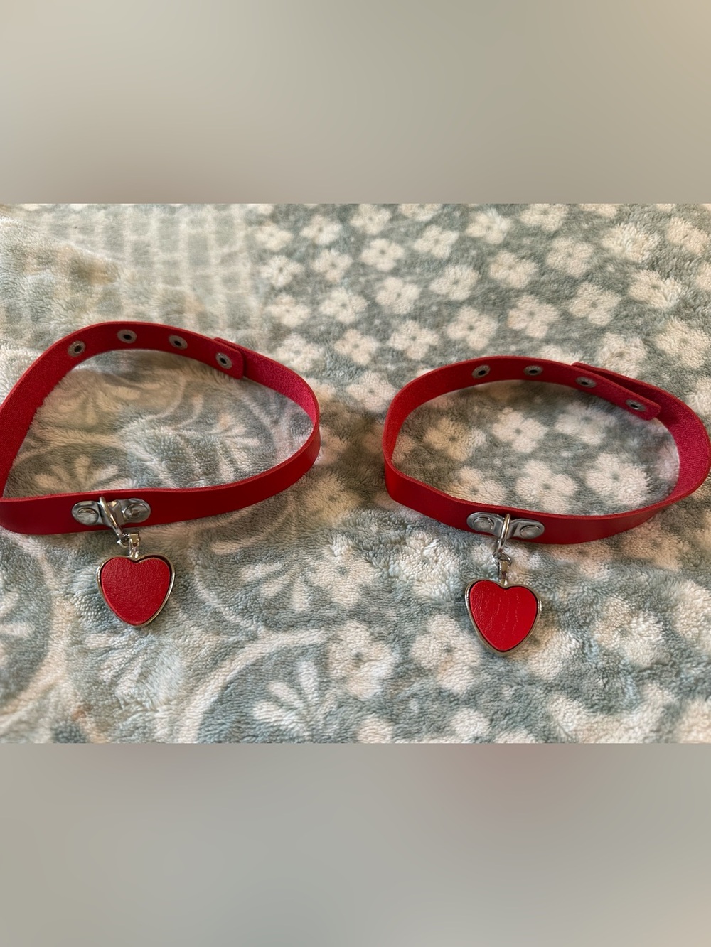 Red Heart Charm Choker Necklace for Women - Charming Red Pendant